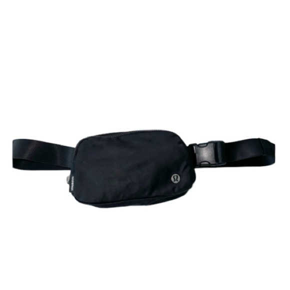 Lululemon Everywhere Belt Bag Black - Picture 4 of 10